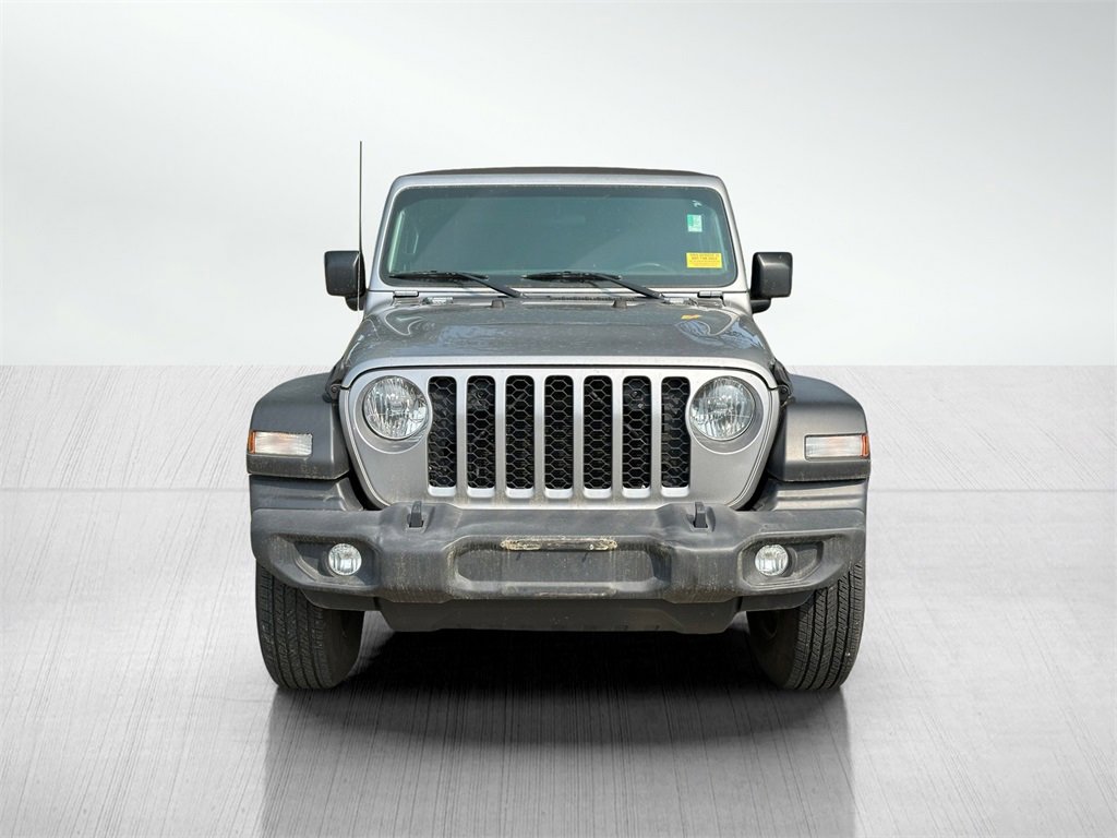 2021 Jeep Gladiator Sport photo 2