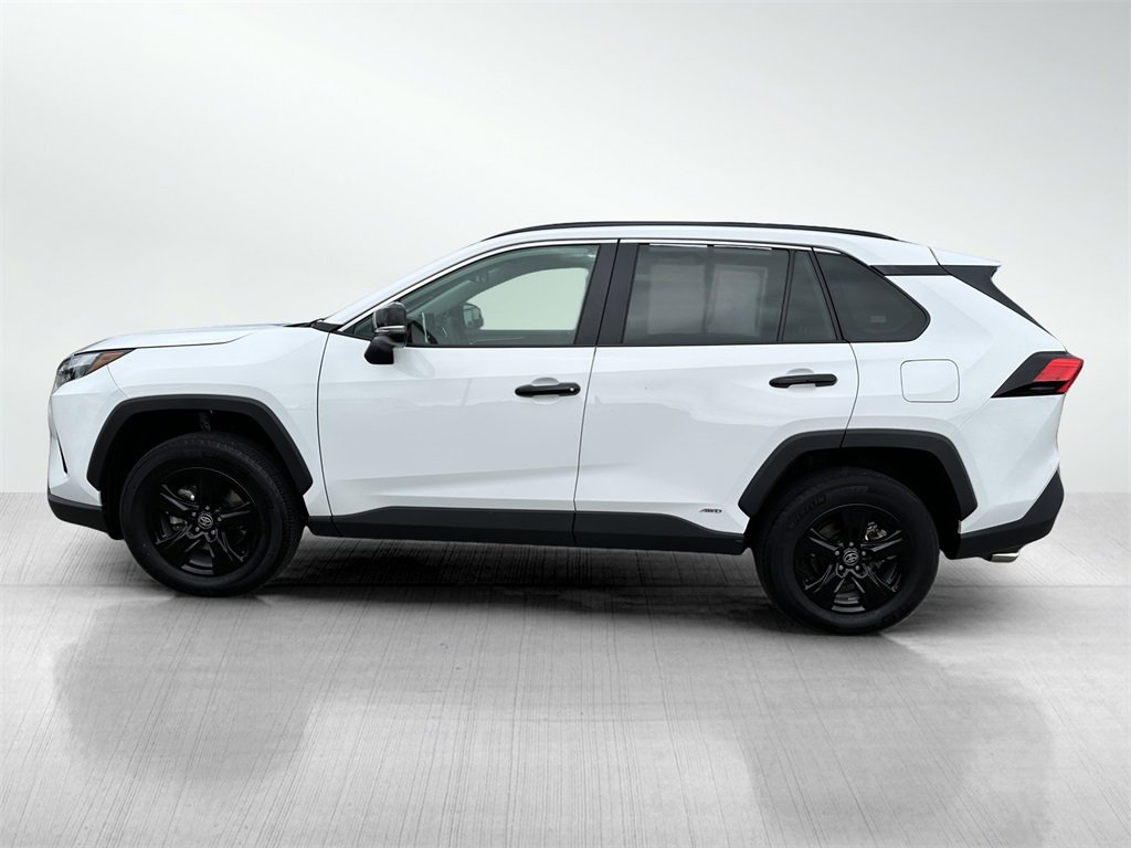 2024 Toyota RAV4 Hybrid XLE photo 4