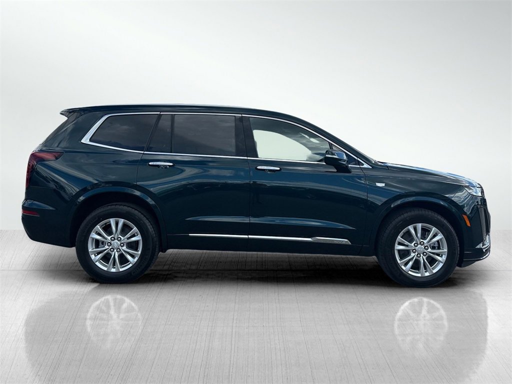 2025 Cadillac XT6 Luxury photo 4