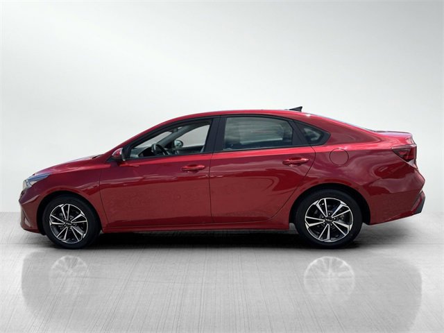 2023 Kia Forte LXS photo 3