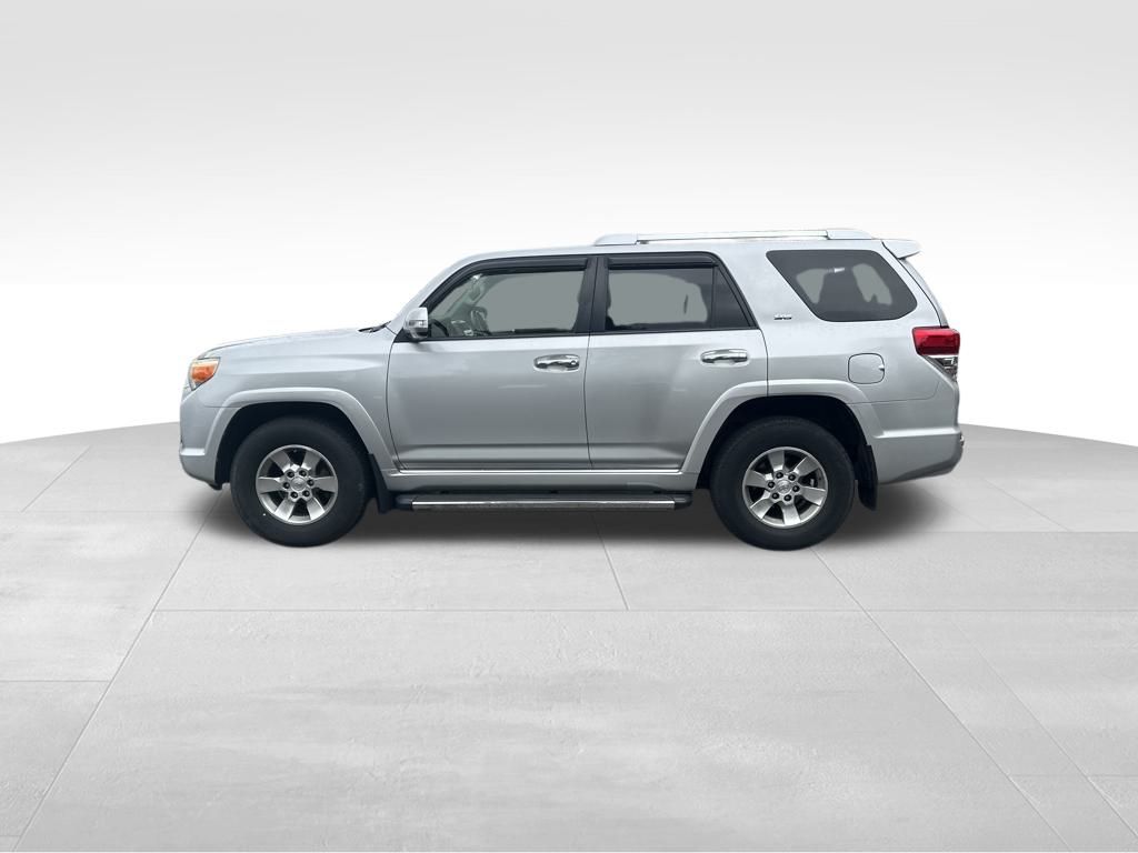 2013 Toyota 4Runner SR5 photo 4