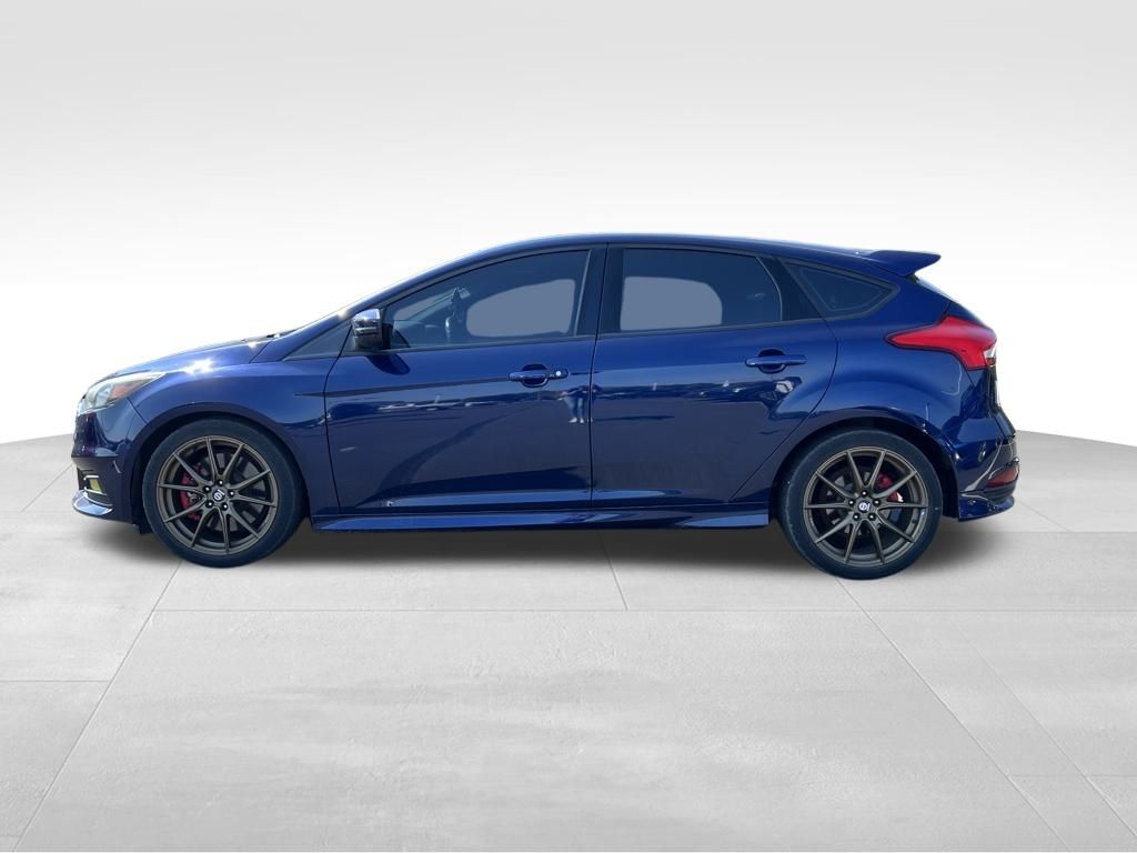 2016 Ford Focus ST photo 4