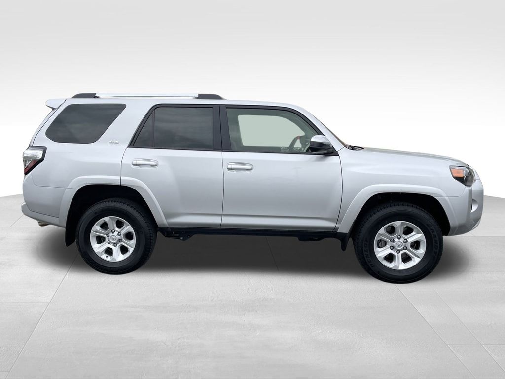 2024 Toyota 4Runner SR5 photo 3