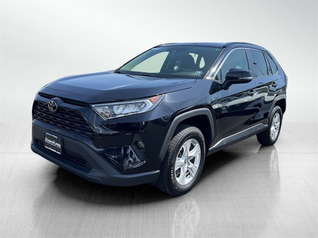 Used 2020 Toyota RAV4 XLE with VIN 2T3P1RFV3LW123455 for sale in Chambersburg, PA
