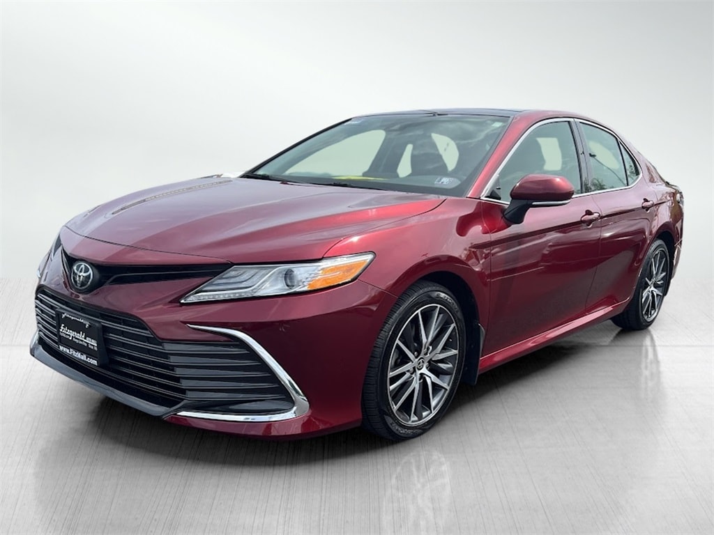 Used 2021 Toyota Camry XLE with VIN 4T1F11BK7MU030795 for sale in Chambersburg, PA
