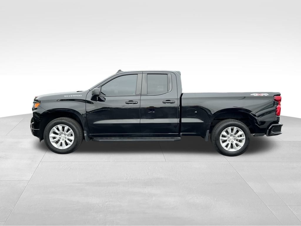 2024 Chevrolet Silverado 1500 Custom photo 4