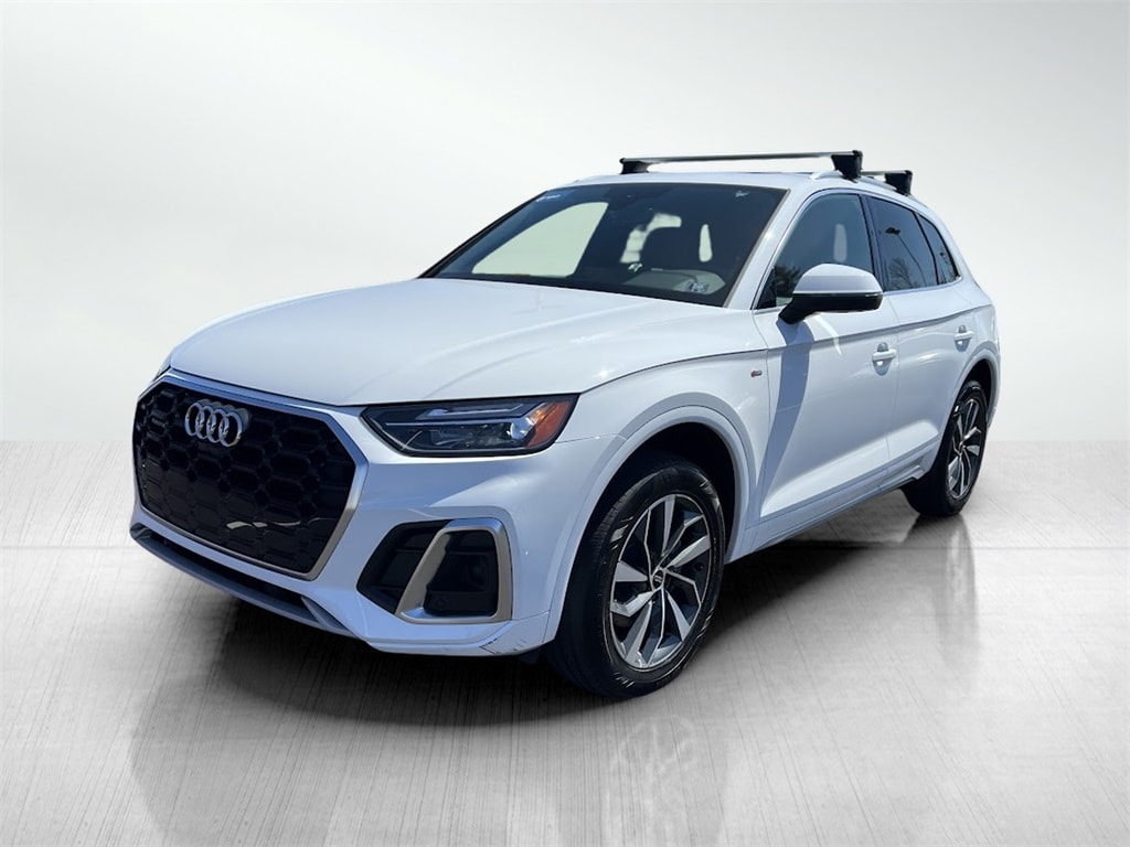 Used 2024 Audi Q5 Premium Plus with VIN WA1EAAFY1R2033946 for sale in Chambersburg, PA