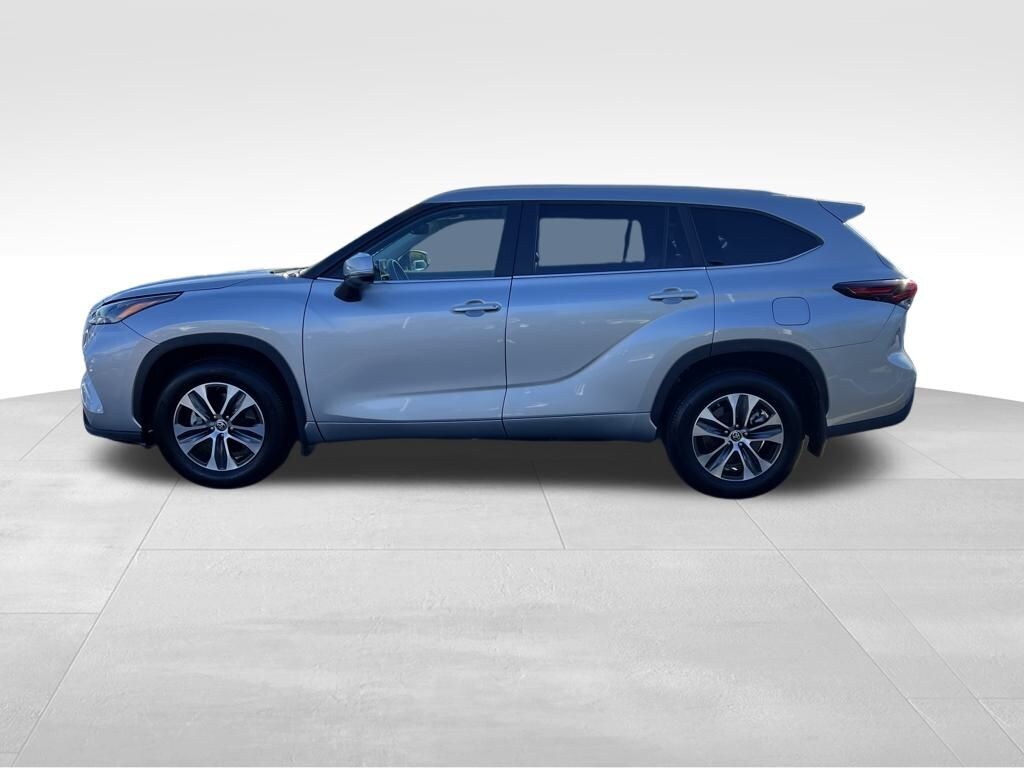 Used 2024 Toyota Highlander XLE SUV