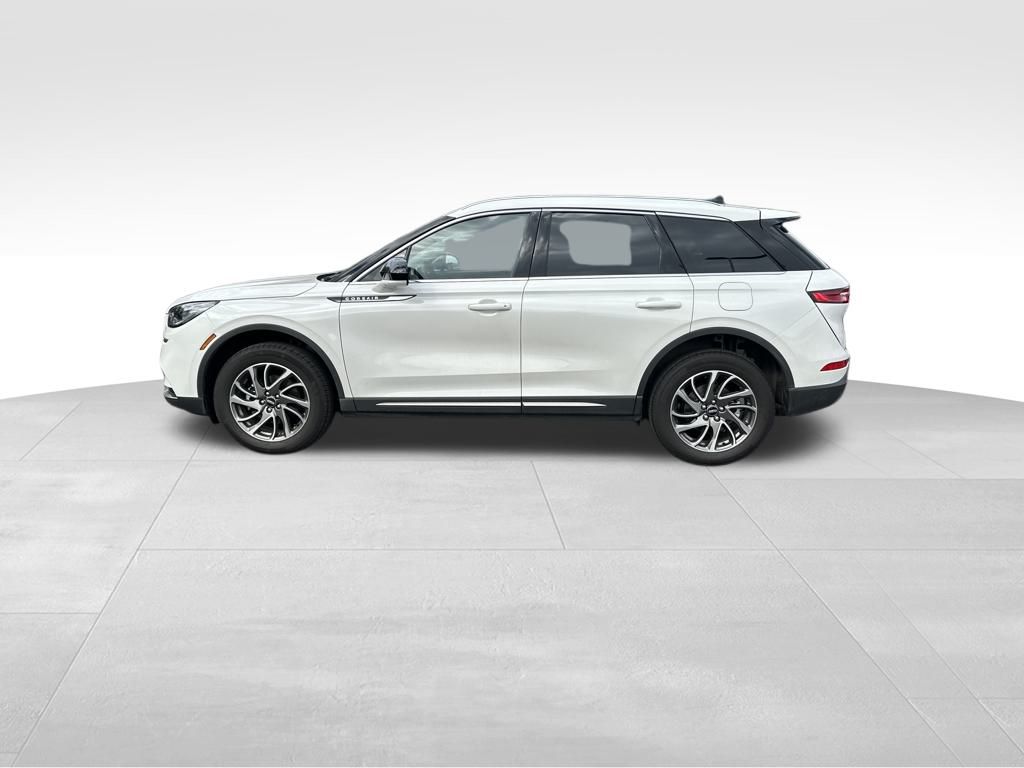 2021 Lincoln Corsair Standard photo 4