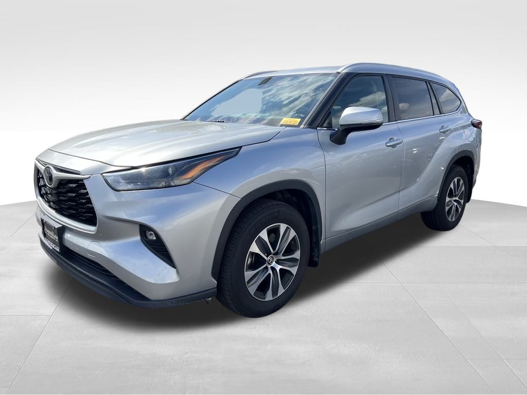 2024 Toyota Highlander XLE photo 3