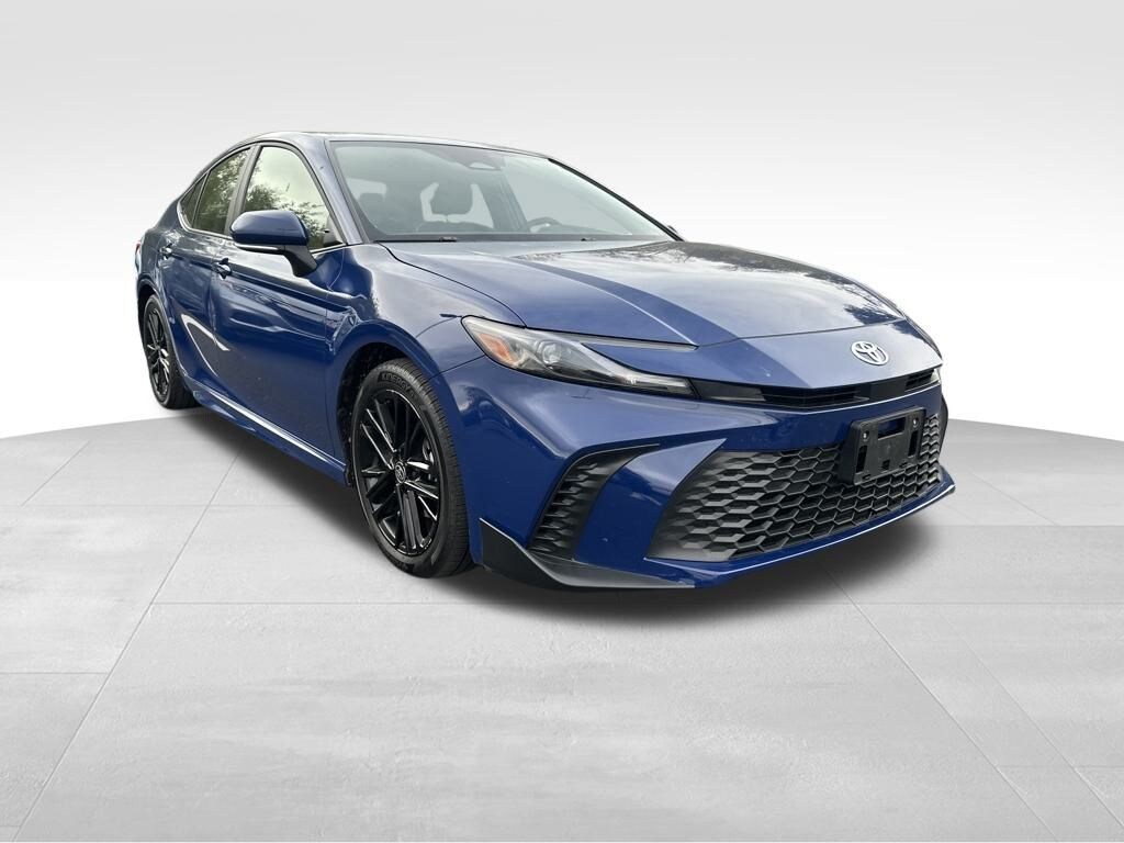 Used 2025 Toyota Camry SE Sedan