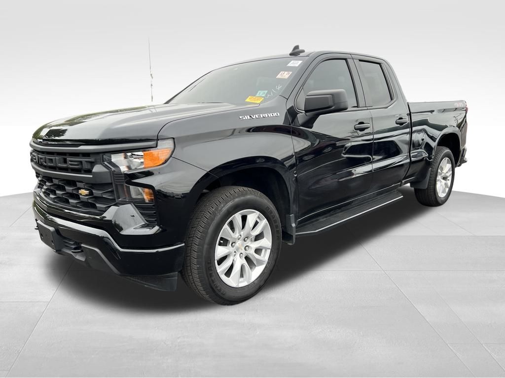 2024 Chevrolet Silverado 1500 Custom photo 3