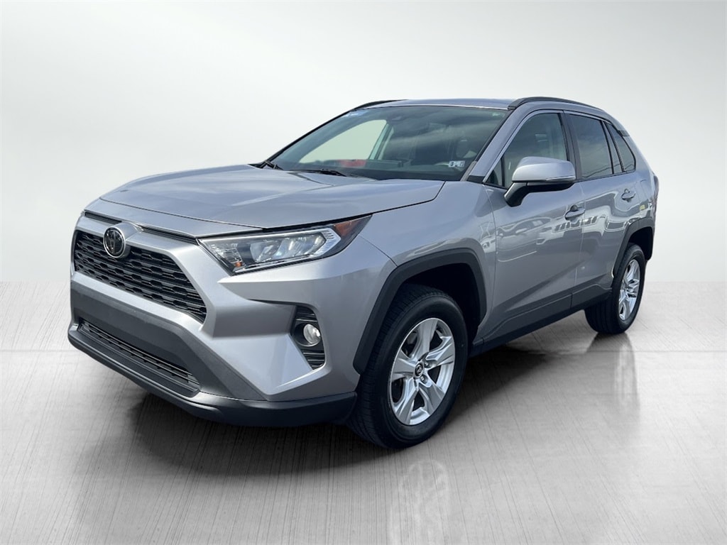 Used 2020 Toyota RAV4 XLE with VIN 2T3P1RFV9LC068706 for sale in Chambersburg, PA