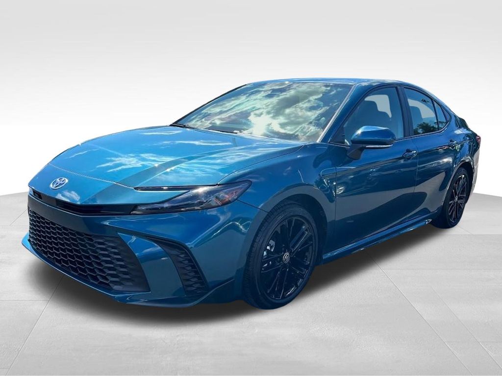 2025 Toyota Camry SE Hybrid photo 2