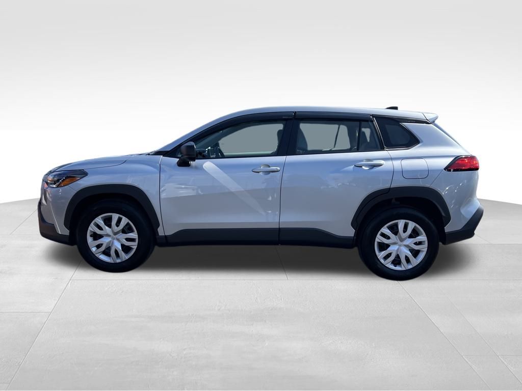 2023 Toyota Corolla Cross L photo 4
