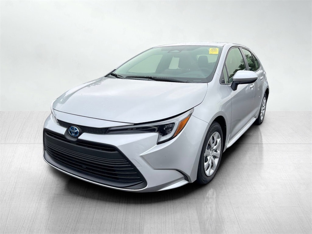 Used 2025 Toyota Corolla LE with VIN JTDBCMFE6SJ041661 for sale in Kansas City