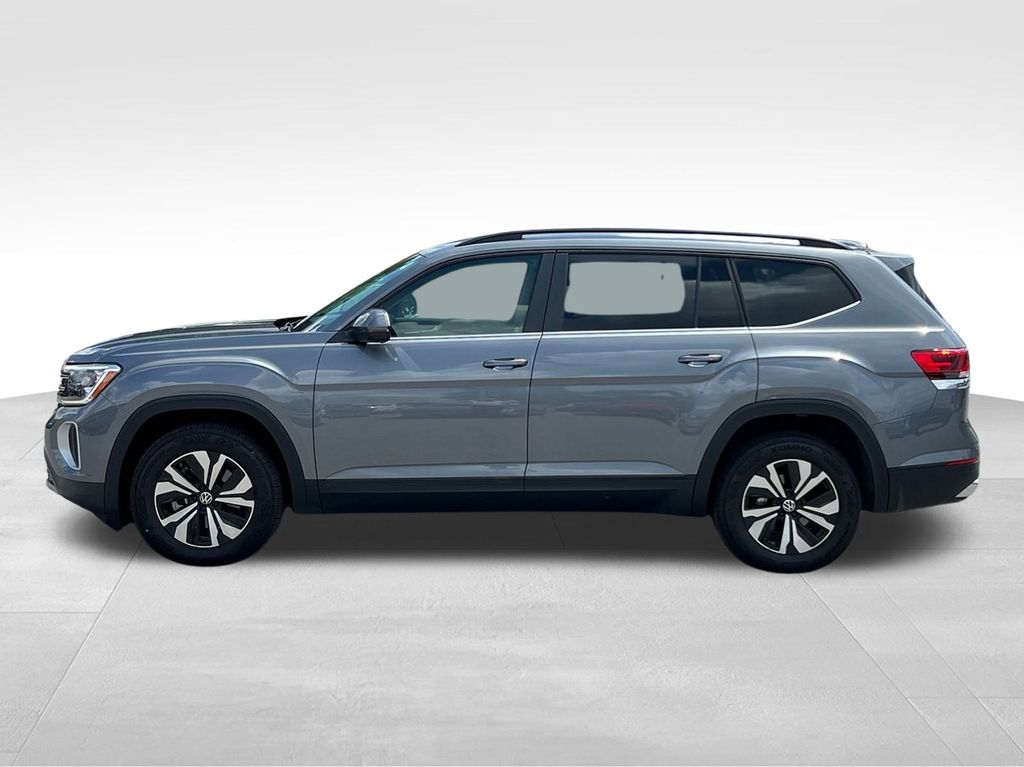 2024 Volkswagen Atlas SE photo 2