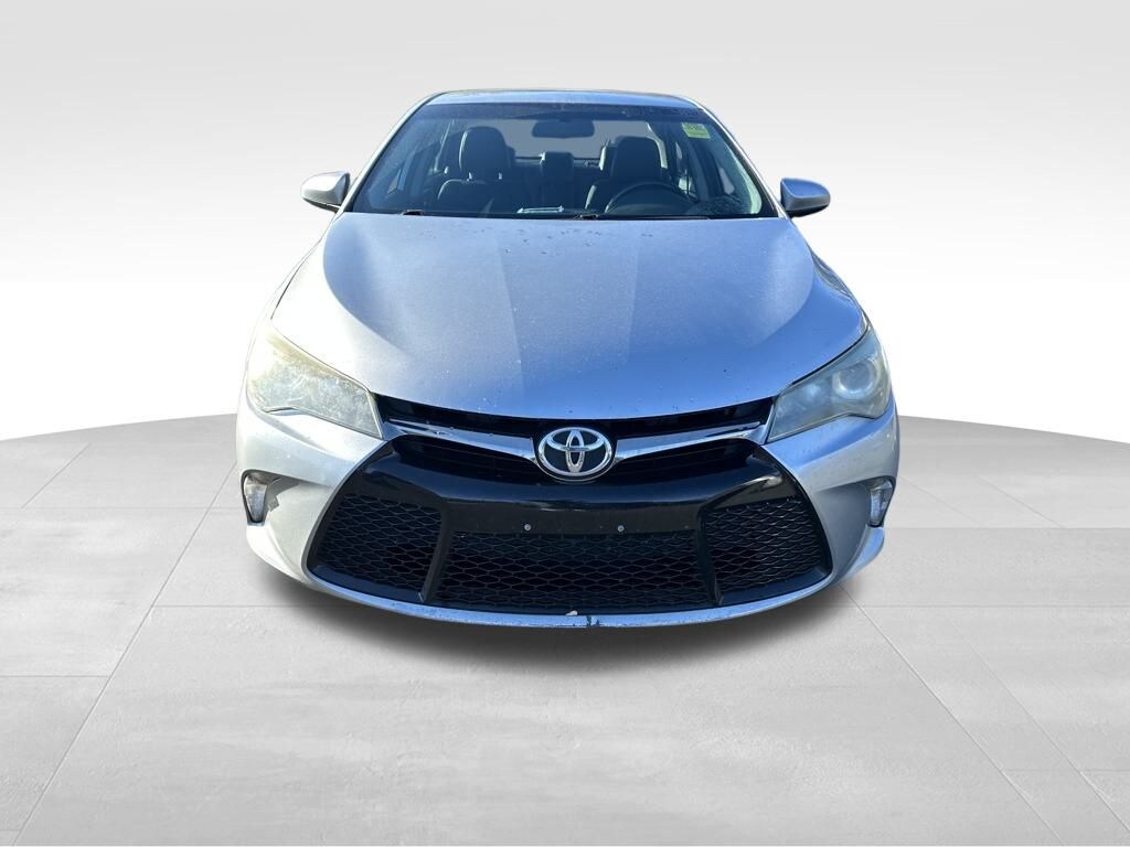 Used 2015 Toyota Camry SE Sedan