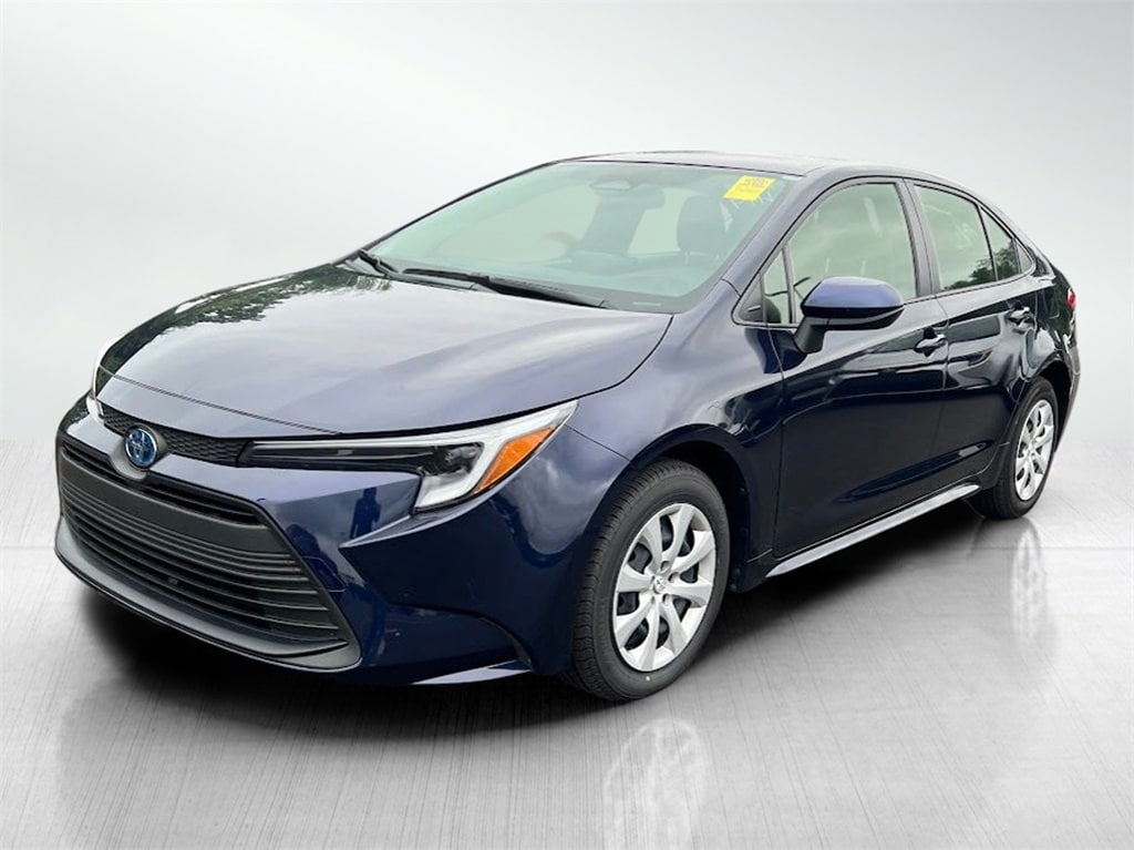 Used 2025 Toyota Corolla LE with VIN JTDBCMFE6S3072140 for sale in Kansas City