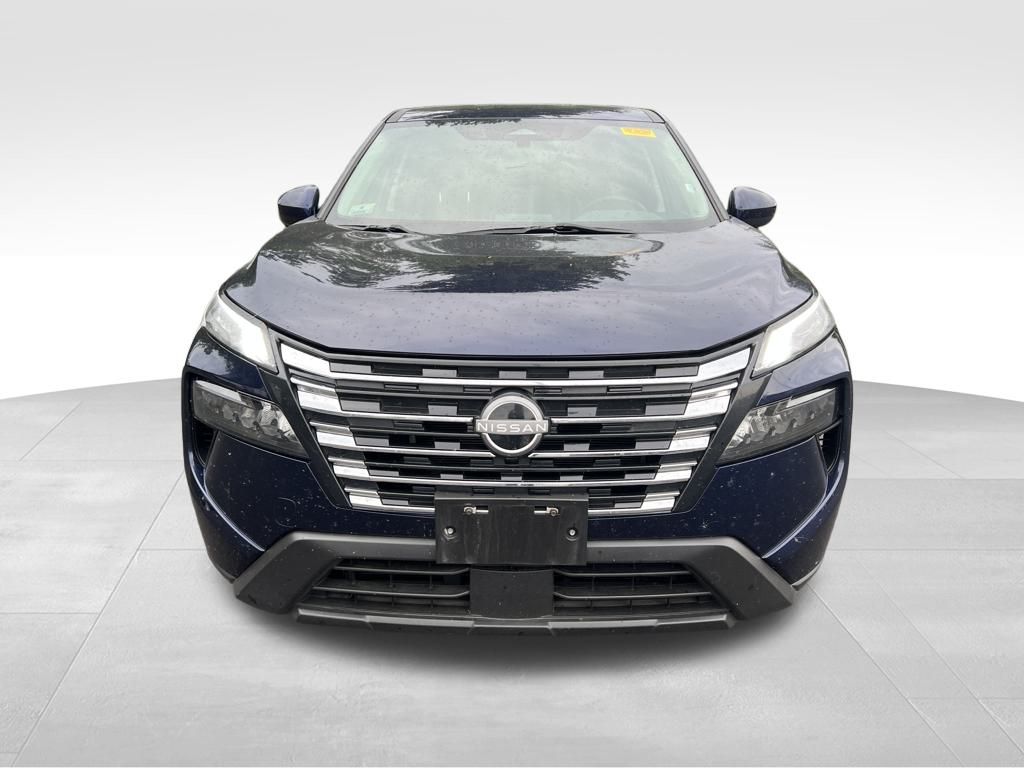 2024 Nissan Rogue SV photo 2