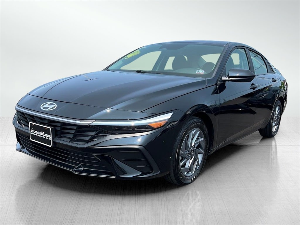 Used 2024 Hyundai Elantra SEL with VIN KMHLM4DG2RU639854 for sale in Chambersburg, PA