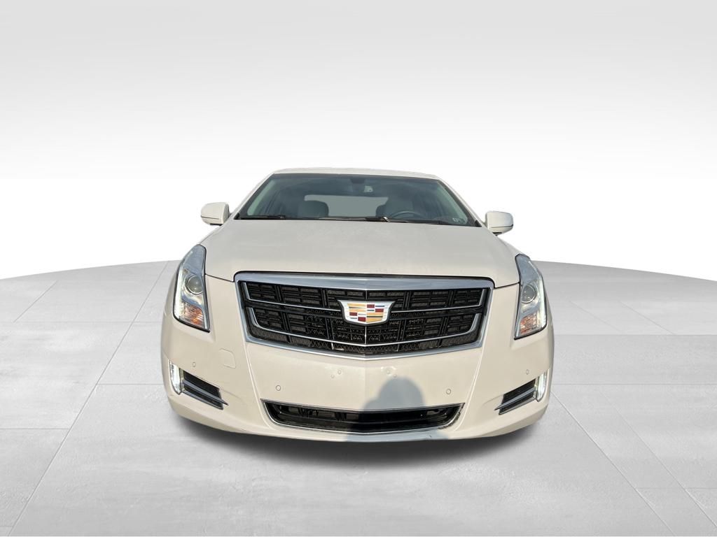 2017 Cadillac XTS Luxury photo 2