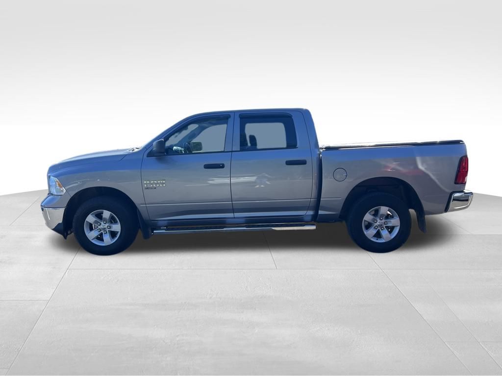 2022 Ram 1500 Classic SLT photo 4