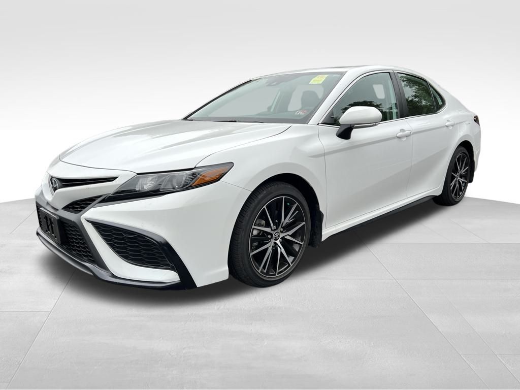 2023 Toyota Camry SE photo 3