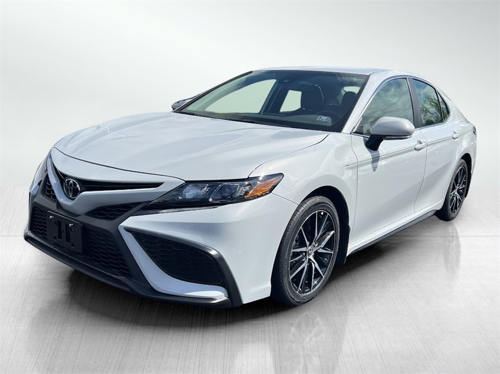 Used 2024 Toyota Camry SE with VIN 4T1G11AK9RU194840 for sale in Chambersburg, PA