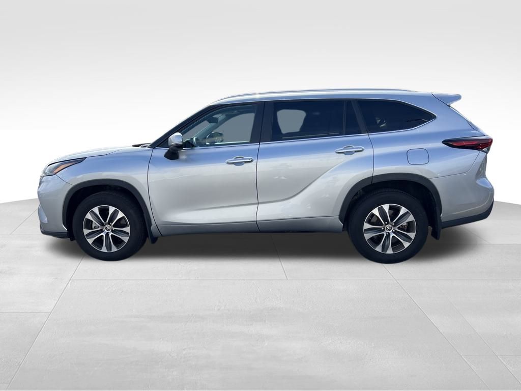 2024 Toyota Highlander XLE photo 4