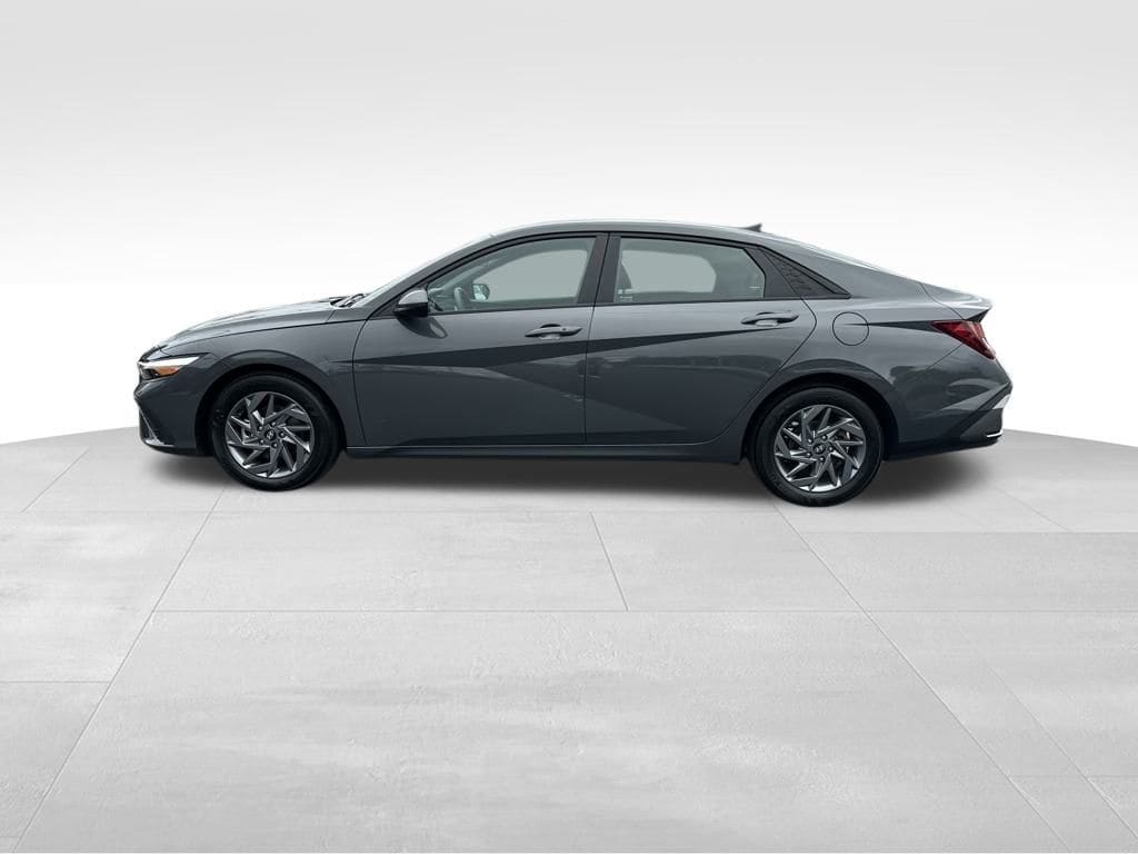 Used 2024 Hyundai Elantra SEL Sedan