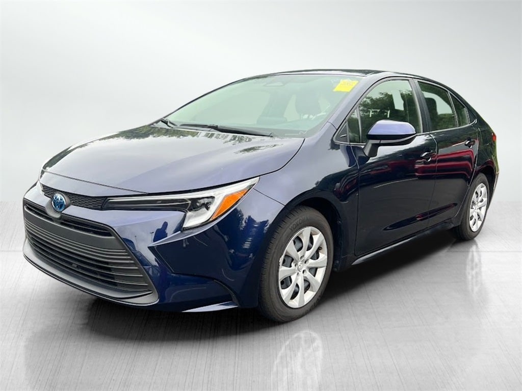Used 2025 Toyota Corolla LE with VIN JTDBCMFEXS3079091 for sale in Northfield, Minnesota