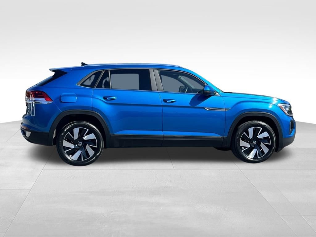 2024 Volkswagen Atlas Cross Sport SE Technology photo 3