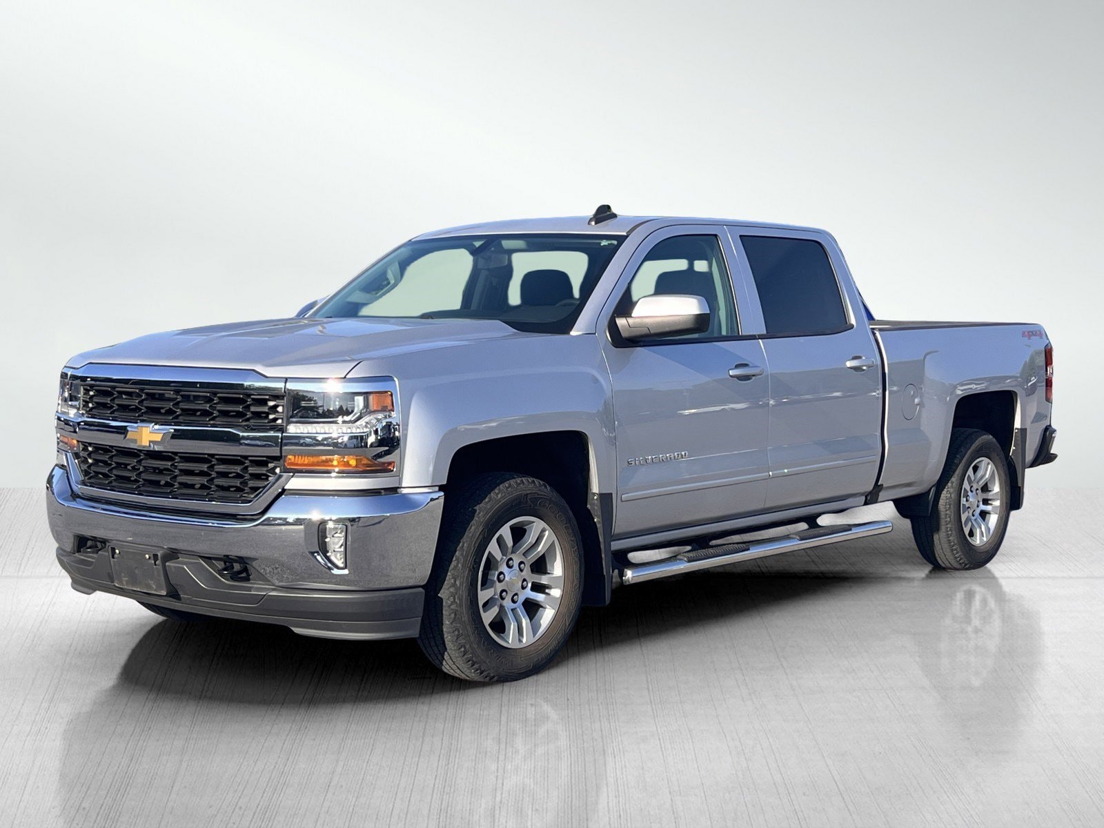 Used 2017 Chevrolet Silverado 1500 LT with VIN 3GCUKREC0HG122772 for sale in Frederick, MD