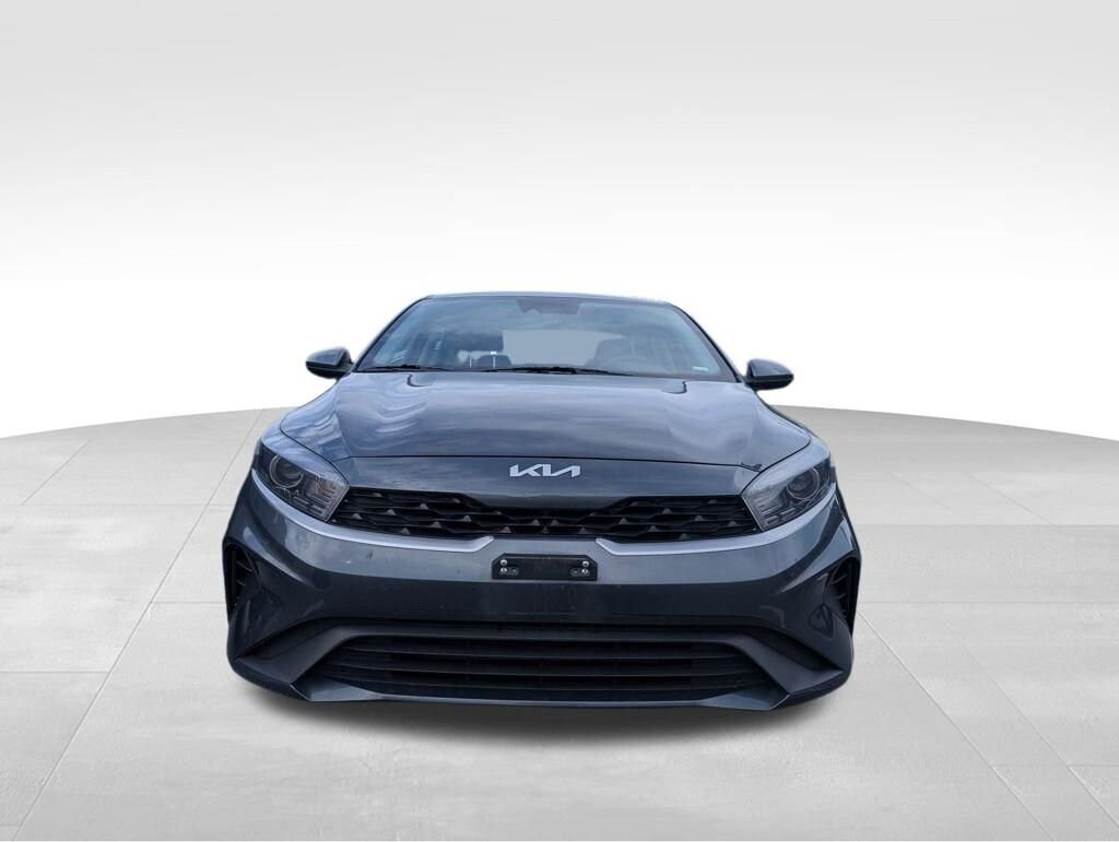 2023 Kia Forte LXS photo 2