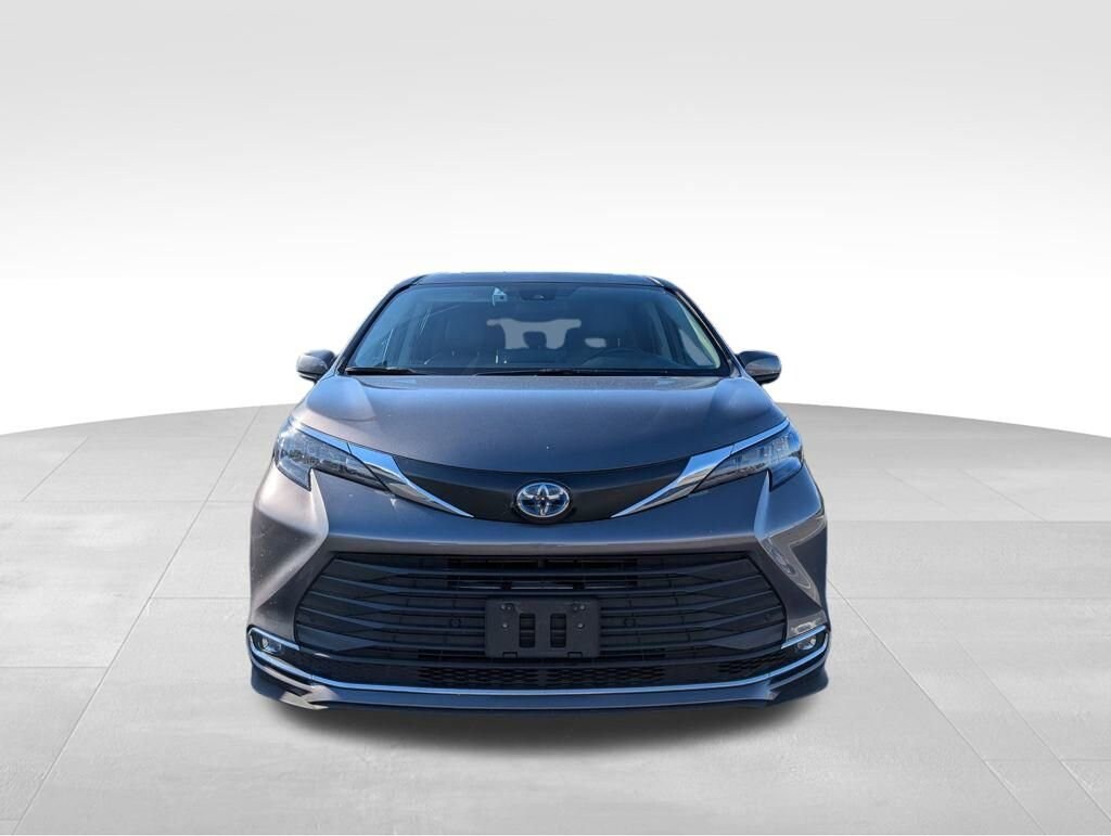Used 2024 Toyota Sienna XLE