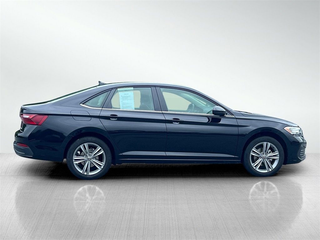 2024 Volkswagen Jetta SE photo 3