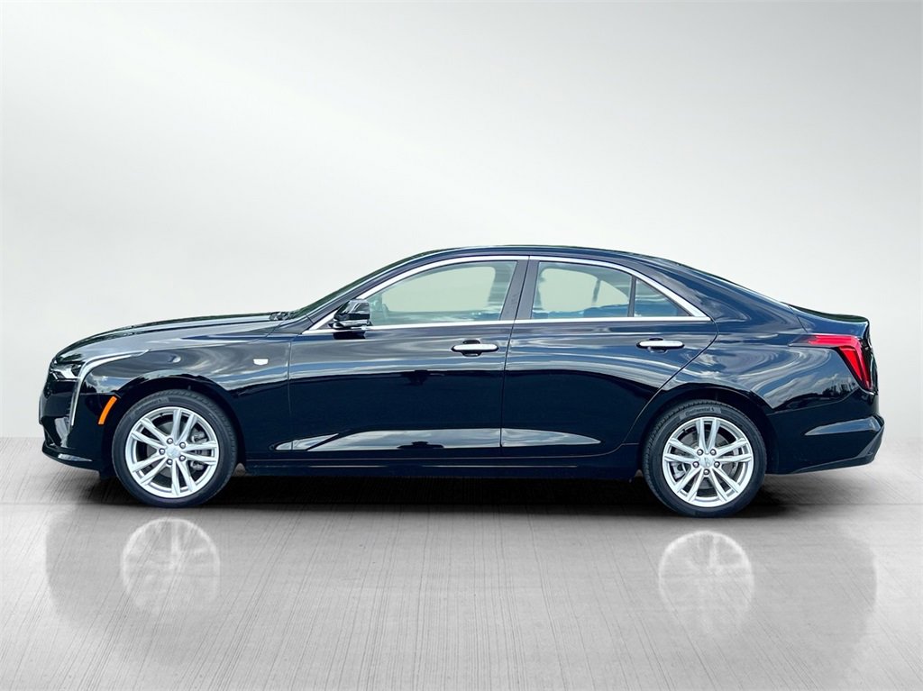 2022 Cadillac CT4 Luxury photo 4