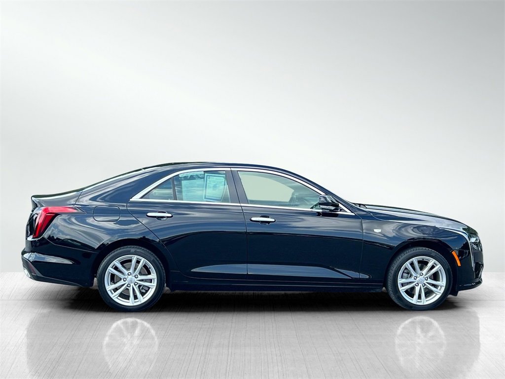 2022 Cadillac CT4 Luxury photo 3