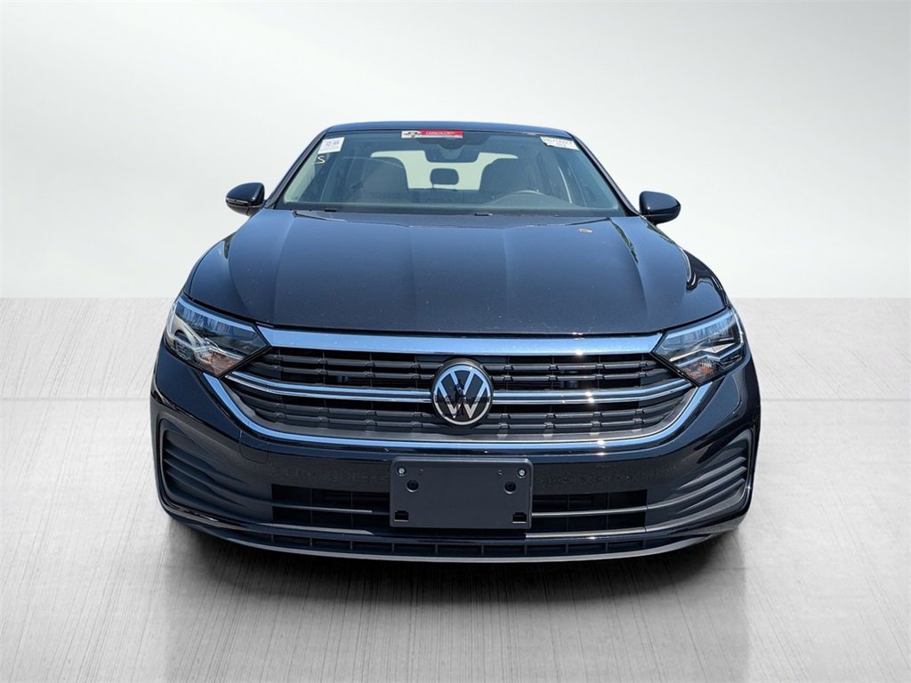 2024 Volkswagen Jetta SE photo 2