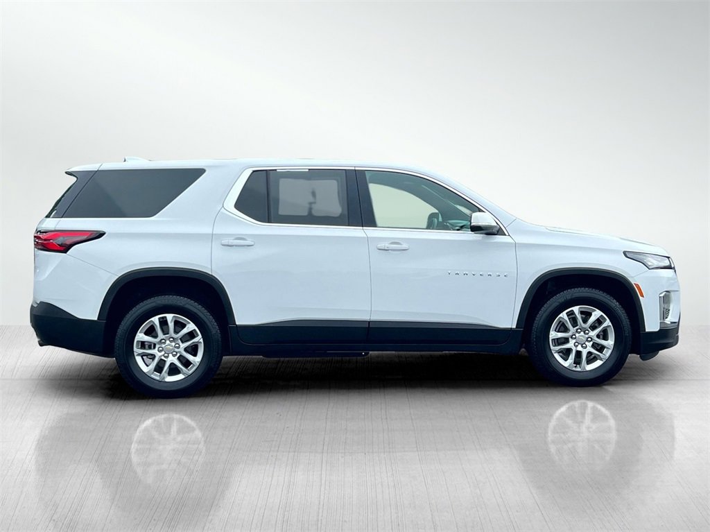 2023 Chevrolet Traverse LS photo 3