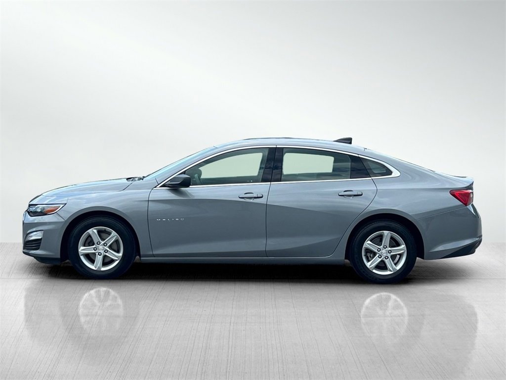 2023 Chevrolet Malibu LS photo 4