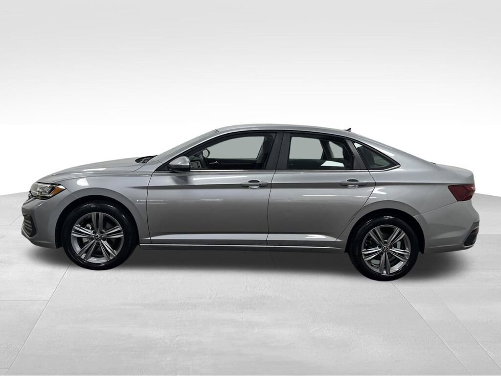 Used 2024 Volkswagen Jetta SE