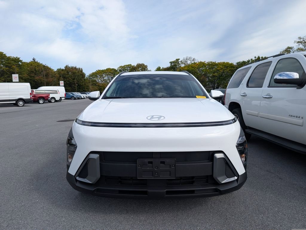 2025 Hyundai Kona SEL photo 2