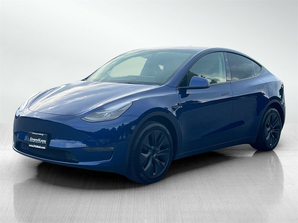 Used 2024 Tesla Model Y Long Range with VIN 7SAYGDEE3RA302682 for sale in Frederick, MD