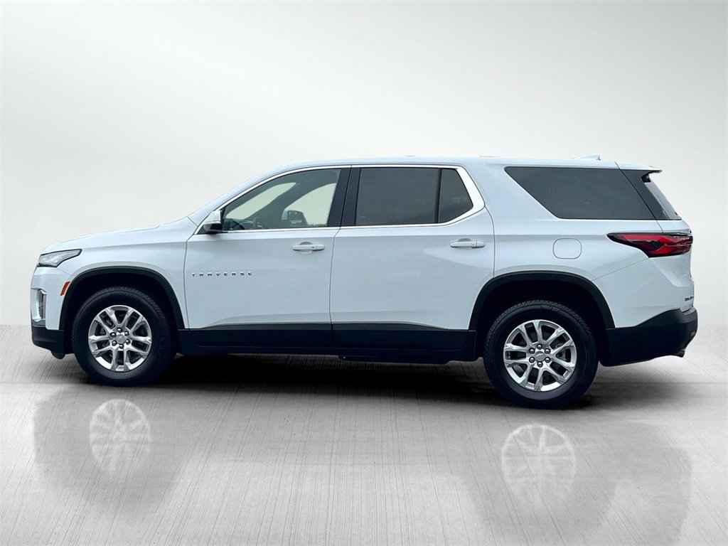 2023 Chevrolet Traverse LS photo 4