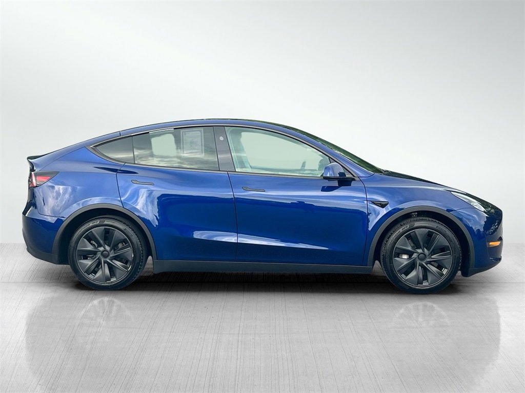 2024 Tesla Model Y Long Range photo 3