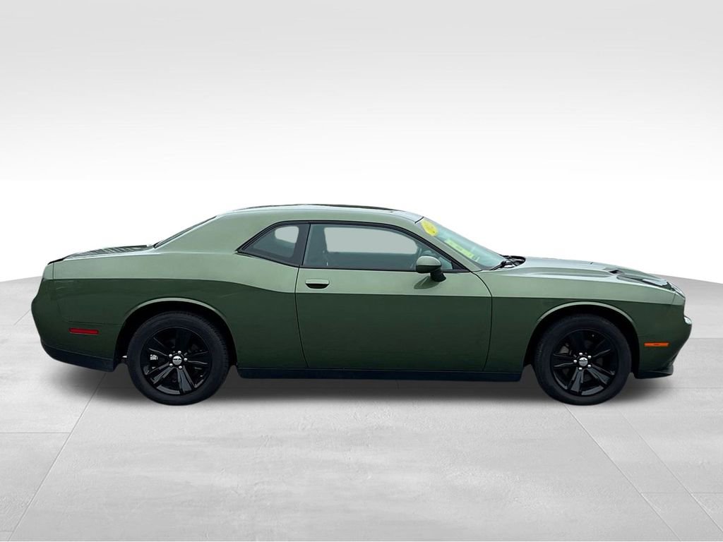 2023 Dodge Challenger SXT photo 4