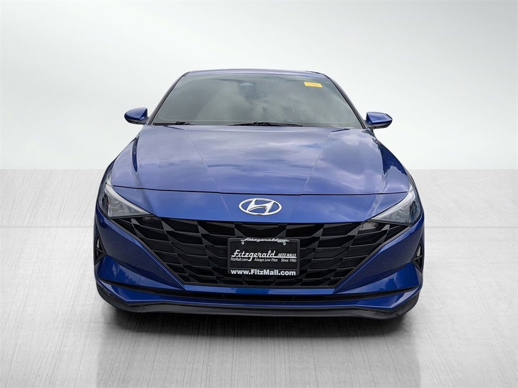 2023 Hyundai Elantra SEL photo 2