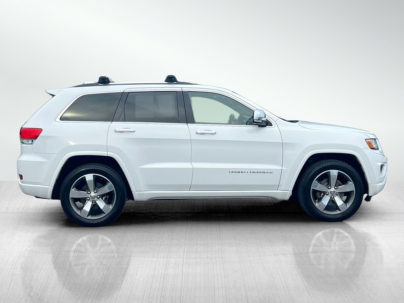 2015 Jeep Grand Cherokee Overland photo 3